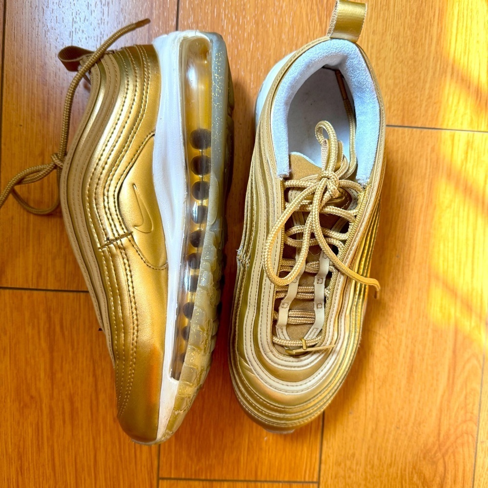 Womens Nike Air Max 97 QS Size 6 Metallic Gold Metallic Gold White CJ0625-700